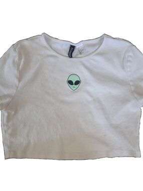 Forever 21 White Cropped Tee with Mint Alien Patch